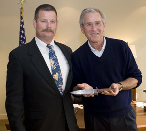 John Horrigan with President GW Bush holding his new Elite Knife