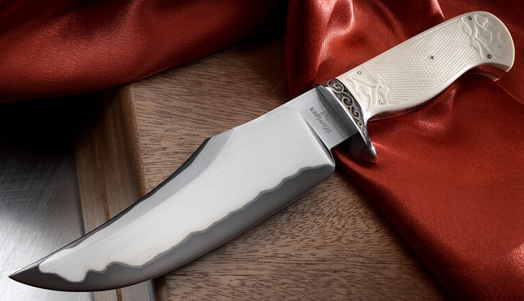 Elite Knives Hunter Bowie with checkered ivory handle scales and laminated blade